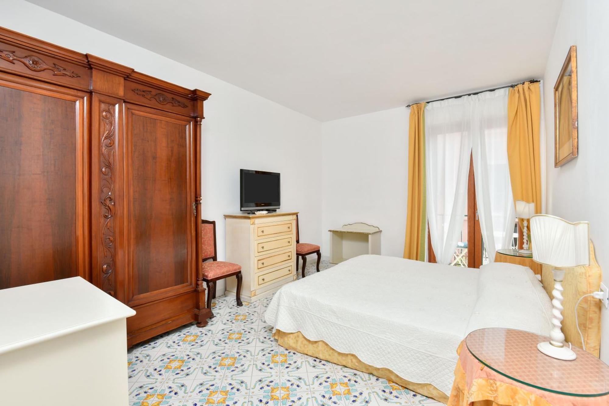 Hotel Villa Sirio サンタ・マリア・ディ・カステッラバーテ エクステリア 写真