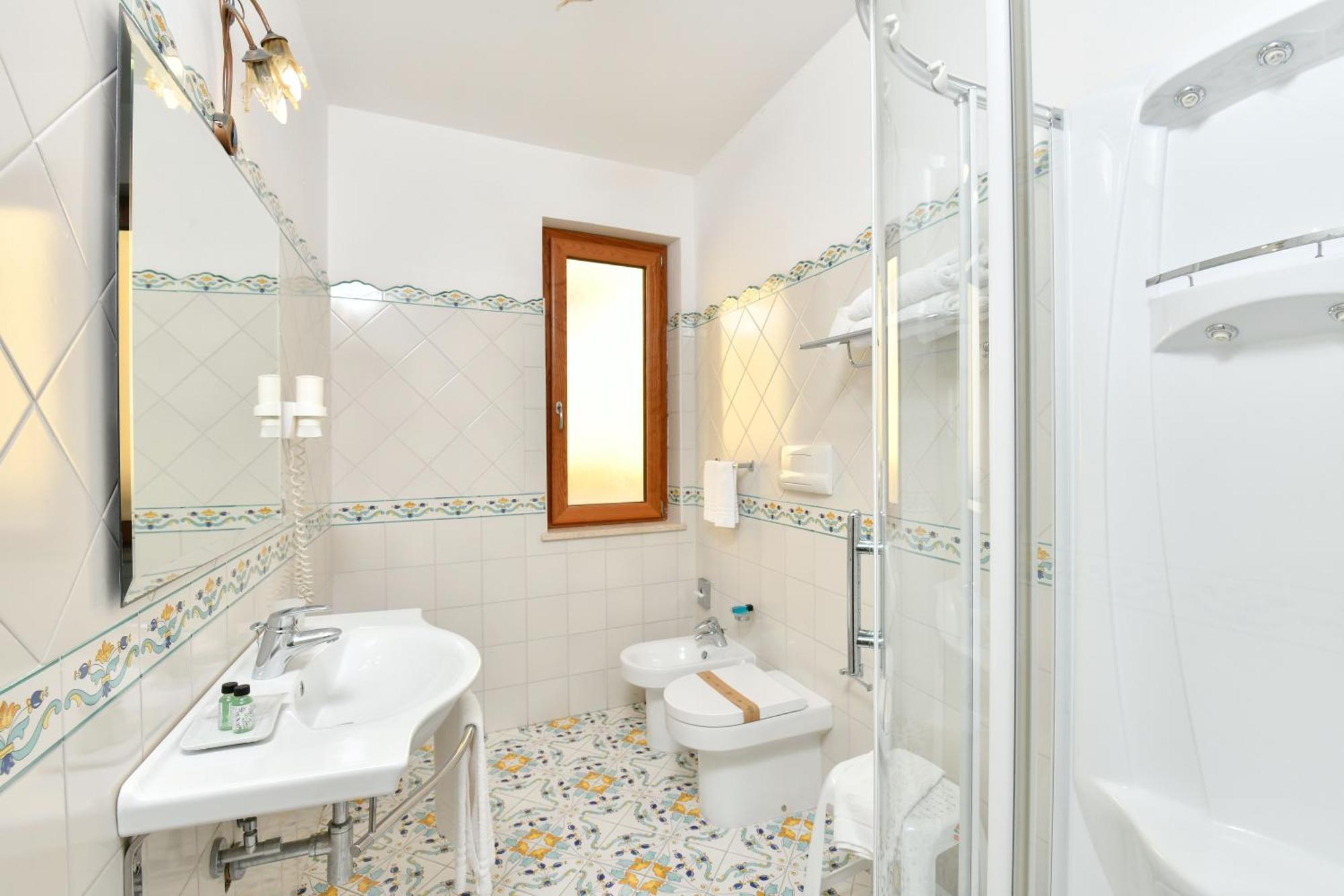 Hotel Villa Sirio サンタ・マリア・ディ・カステッラバーテ エクステリア 写真