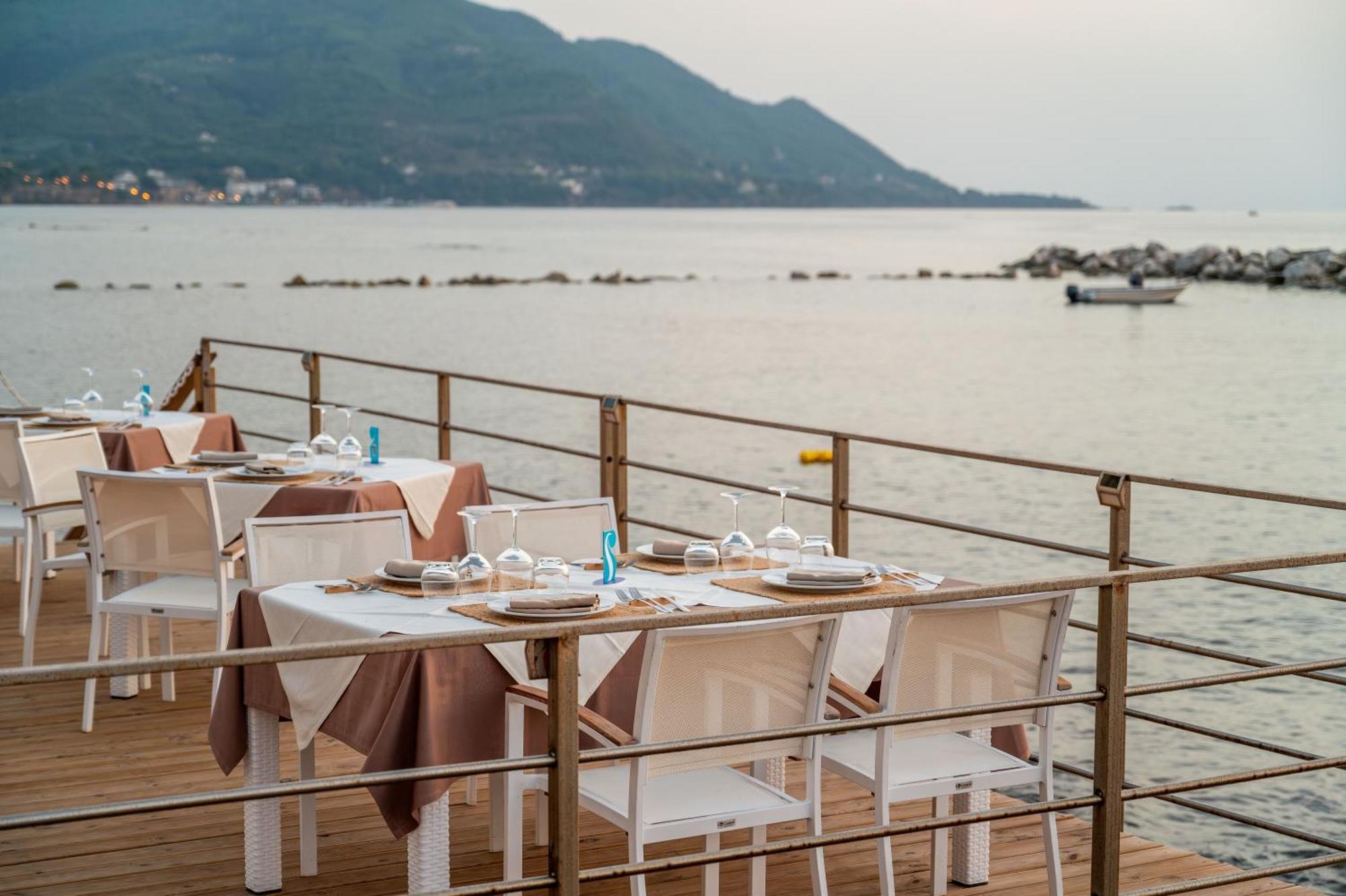 Hotel Villa Sirio サンタ・マリア・ディ・カステッラバーテ エクステリア 写真